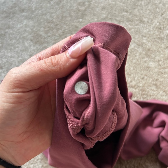 Lululemon align leggings size 4!! - Picture 5 of 5